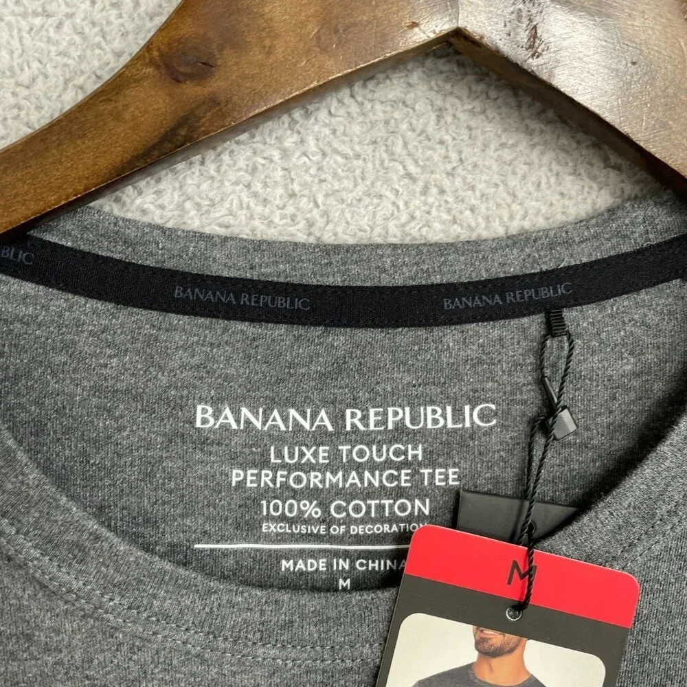 Banana Republic Men's M Luxe Touch Performance Tee Gray N0749